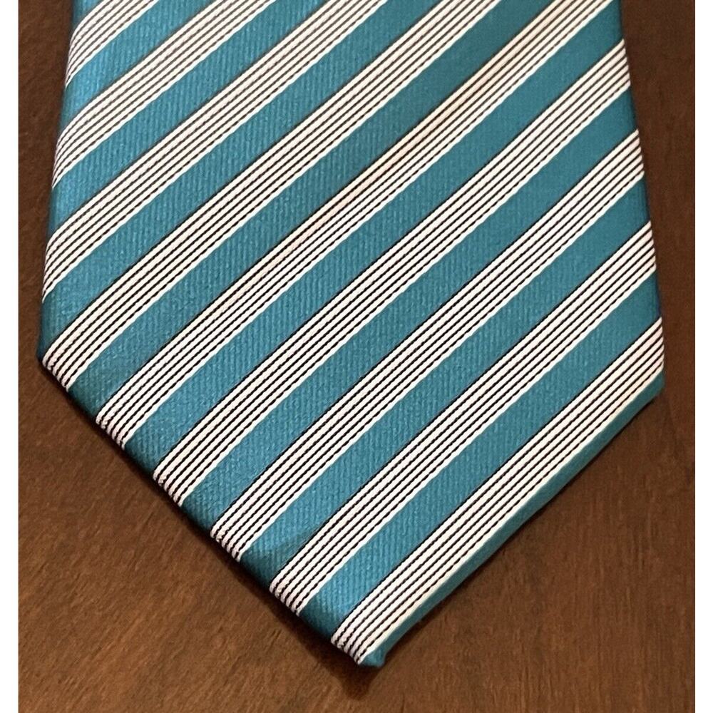 Johnson Brothers Green 100% Polyester Men’s Neck Tie Made In China